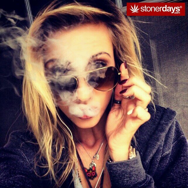 women are beautiful and should be happy. had to make a new one. used to be @sexxystoners #sexxystoner post pictures. business inquiries: jessezups@gmail.com