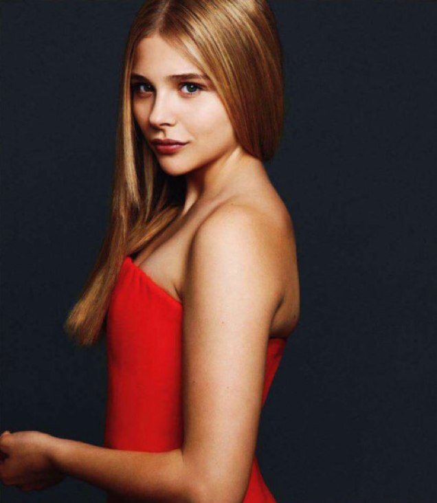 I'm a sassy little twelve year old who loves pizza and her family. {Twin: @LilEmVittorio}