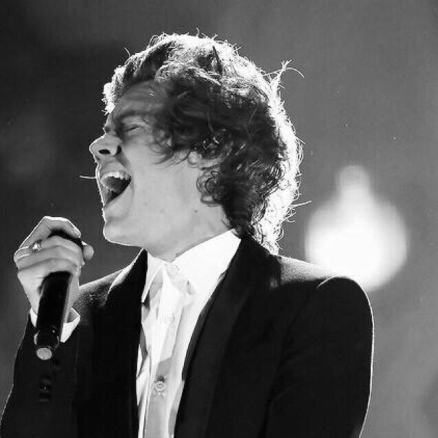 | Harry Niall Liam girl | 5/5 in my dreams |