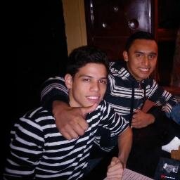 Dios te pone ciertas personas en tu vida por una razón, no ignores esa razón.