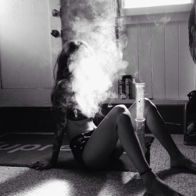 you're favorite stoner cunt who gets bitchier with every blunt*