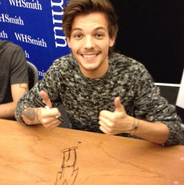 PLEASE FOLLOW @TEXANZAYN ILY GUYS SO MUCH