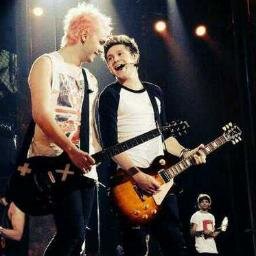 kinda inlove with 2 boys at the same time. 1 boyband and 1 band too, by the way. ♥