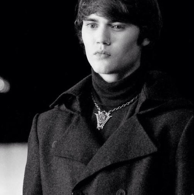 VolturisAlec's profile picture. Sister; @SweetIllusionJ. The Volturi.