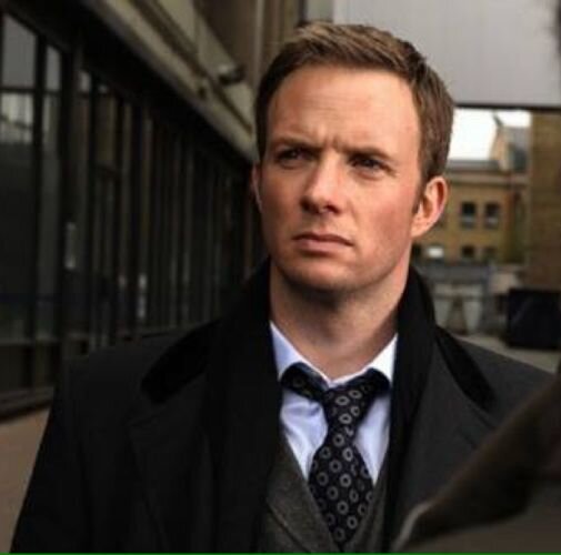 Fast-track, media-conscious Detective Inspector. My first big murder case dealed with a copycat killer imitating Jack the Ripper / #Whitechapel RP / +18