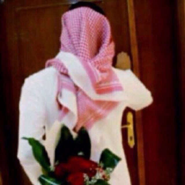 أنا شاب : أحبك حَرفاً ، أحبك حياة ، أحبك موتاً ، أحبك صوتا ، وصَمتاً ، وقهراً ، وخمَراً ، أحبُكَ سِراً وجهراً وضماً وبس/ الرياض / ي عين أبوي ( أنتي أحبك أحبش )