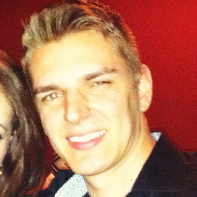User Interface Designer and Illustrator, also a serial lover, dogs, and goalkeeper.