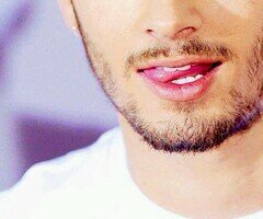 i'm ranim subuh. my old 6 .. i love my b.f lama and i adore zayn malik my favorite band ine direction ;) i'm from jordan ..