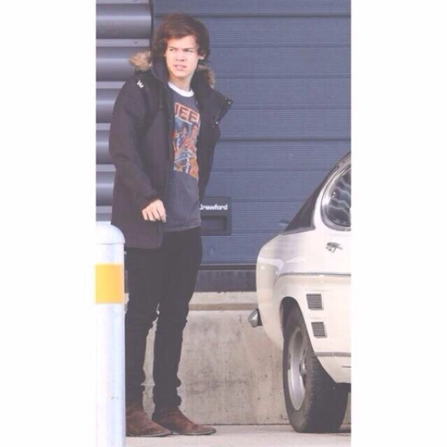 Follow my main account: @drunkk_horan Bc i gave you a free follow
