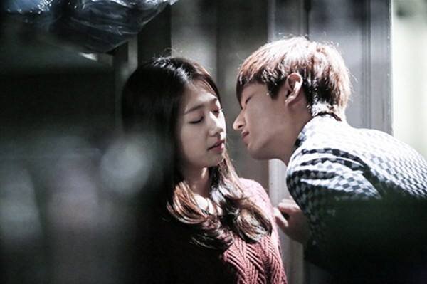 I'm just both not real {real:@ActorLeeMinHo} #likefam Open:28.11.56| http://t.co/ifEIwcP3Ah