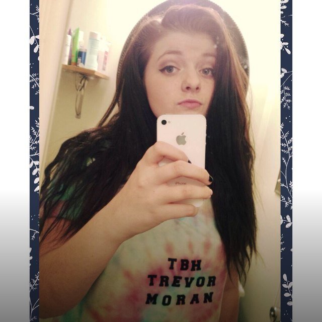 Hey I'm hayley I'm 19 From Manchester x