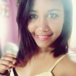 (Marcele Almeida;18 anos) Ciumenta,estérica, confusa,louca,romântica,carente,chorona,dramática.Não obrigo ngm a gostar de mim,aguenta quem quer ! ;](Prado-BA )
