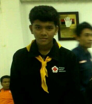 Kepedihan hilang seiring
berjalannya waktu. Tapi, aku tidak
ingin desembuhkan oleh waktu.