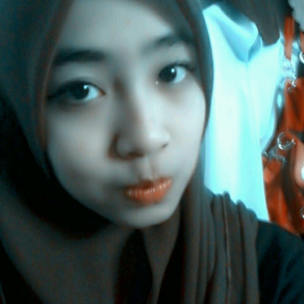 ツ♡i'm miSs waWa , 17 yearS oLd :) , °juSt be uRseLf 3 .. soMetime i happy , i laugh n other time i sad n crying :-* ♚@_Shaaa96_ ,@_SyikinA_ツ♡