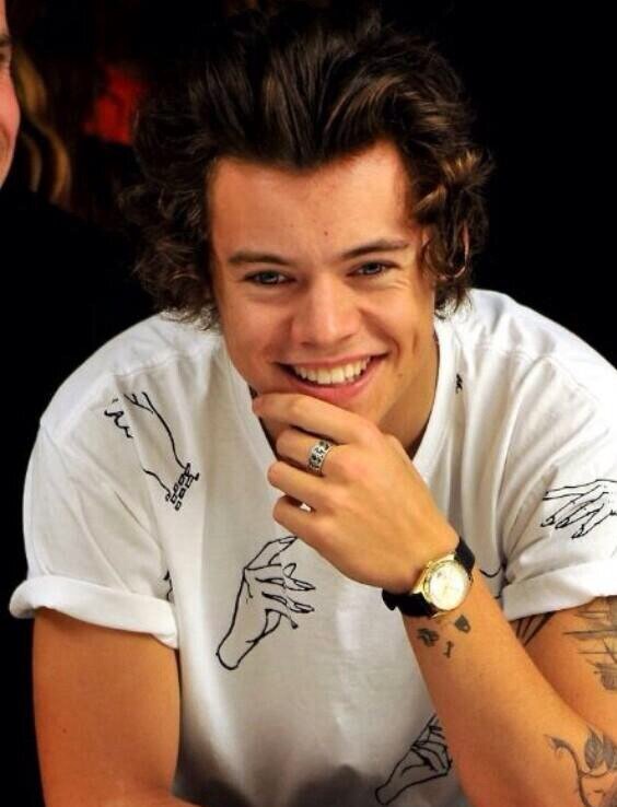 Chrishthine's profile picture. I think one day i'll realize my dream. One day I'll meet you guys. @onedirection