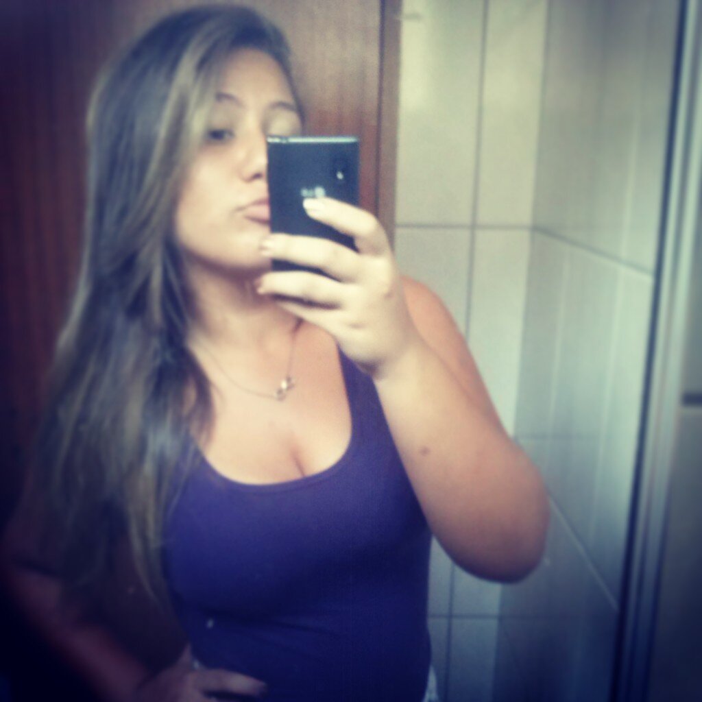 E se estiver frio lá fora,mostre ao mundo o calor do seu sorriso ♪