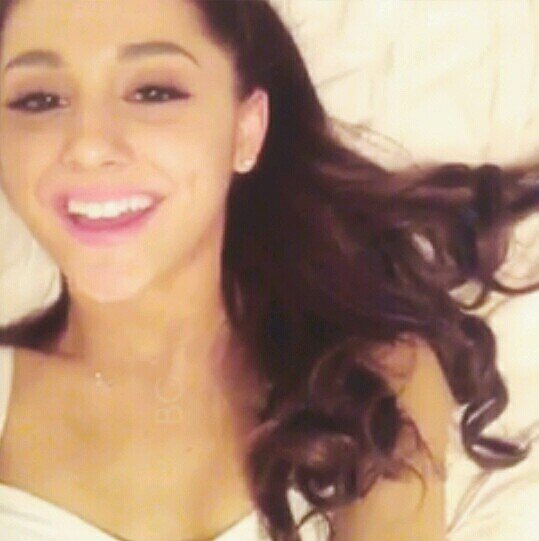 ✿ You say Ariana Grande, I say Perfection ✿ Follow my other account @arianasmoothi, and my instagram @arianagrande_oo♡