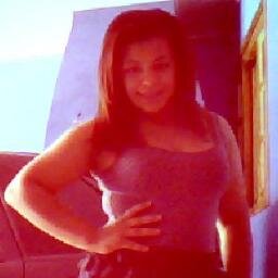 Amo de tudo um poko sou akela menininha doida,mas ao mesmo sou sincera....então e isso amo quem me ama
*_*