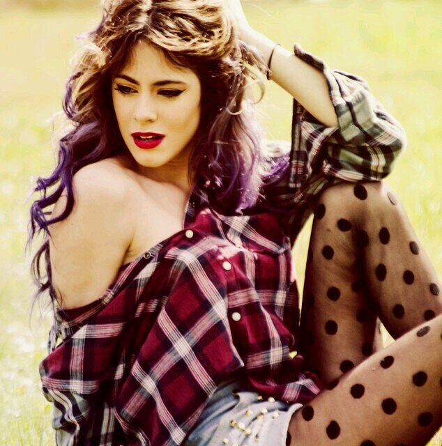 Agradecida, gracias por tannnto amor! #Tinistas❤Actualmente #violetta2!!:) pagina oficial: http://t.co/0dsIcOhgf7