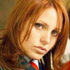 Sou a pilar se vc pensa q ser filha do diretor é legal ai que vç se engana os meus colegas não falam cmg,se vç fosse eu ia ver cm é dificl n ter amigos #Rebelde