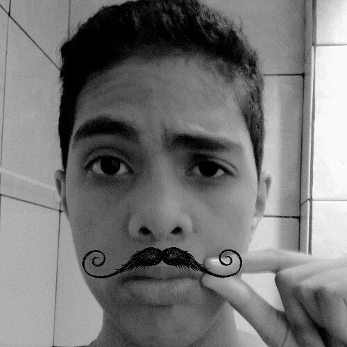 Acho que esse estranho da foto sou eu rs.