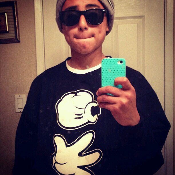 follow me please :D i'm funny and frendly =)