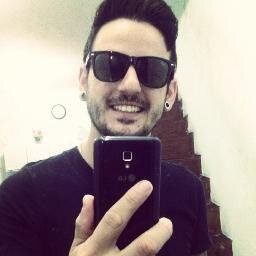 Vocalista e compositor da banda @seppiaoficial
Frase de Vida: Melhor viver por um sonho, do que não sonhar!

clipe Meu Impossível :http://t.co/RZMoQMp3nu
