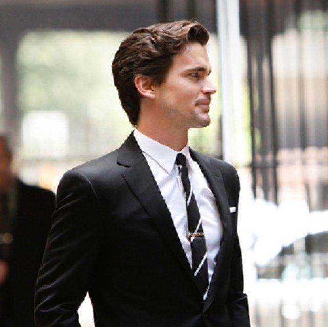 22. ¿Nate? Es mío. Brujo. Amo a Nathaniel Gray (de Shade) más que a nadie en este mundo. Casado con el hombre más sexy del mundo.