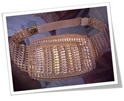 Joveco4 Bolsos Ecológicos y Artesanales elaborados con las tapas o anillas de las latas de cerveza y gaseosa, tejido 100% a mano. Info o pedidos al 3175097063
