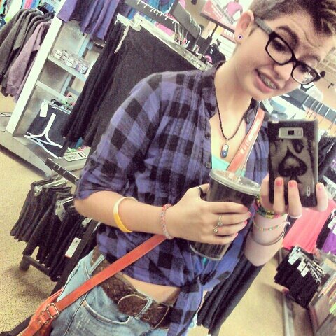 follow me on instagram @_ronnie420 kik me at mariakiss2