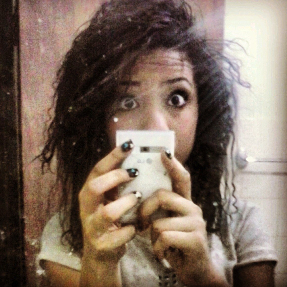 Voce pode tomar tudo o que eu tenho, voce pode quebrar tudo o que sou. Como se eu fosse feita de vidro, como se eu fosse feita de papel... DL Directioner