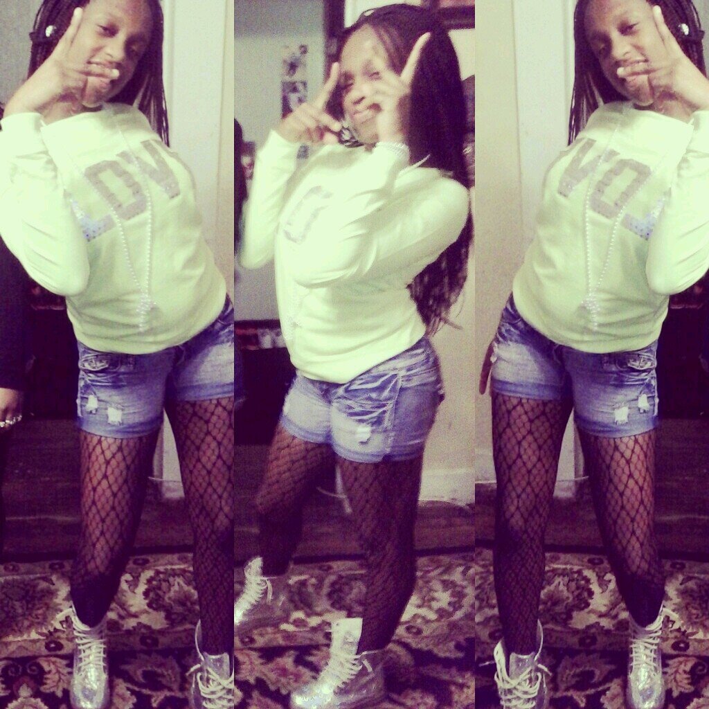friendsss ? ion gott NONEEEE , fckk them sh.ttt . i ONLY fw my bolos nesh , kacie & wantee . buh  i be coooooling or whadeva , feeel mee ?