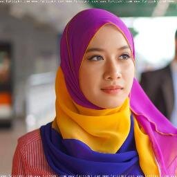 Malaysia online Hijab seller. 
We sell various type of square hijab with the concept of EXCLUSIVE, LIMITED and VERSATILE. 0182327497 #SelmaninaHijab.