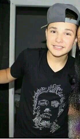 eu te amo @mcgui_Oficial ♥ queroo um dia poder ti abraçar te beijar e dizer que Te Amo olhando nos teus olhos.Meuu goidoo saradinhoo♡