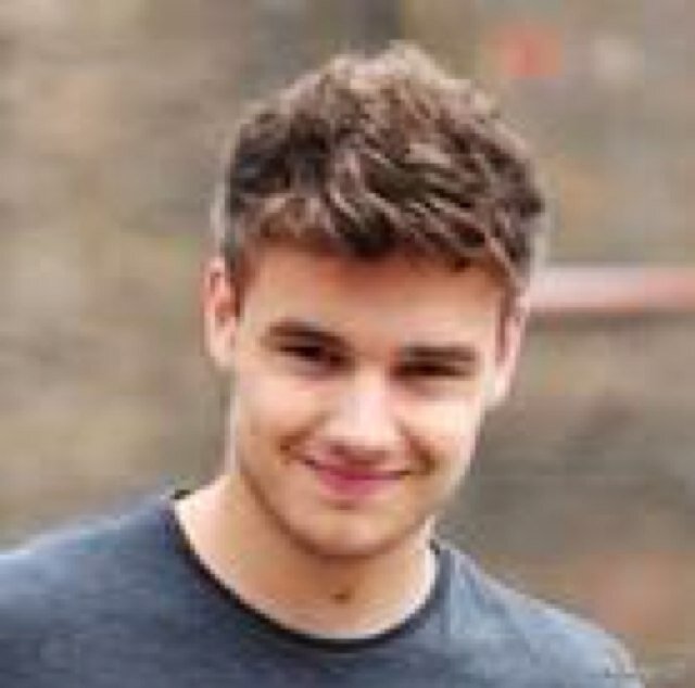 I like One Direction.... Thats about it.
(This is my One Direction fan account)
