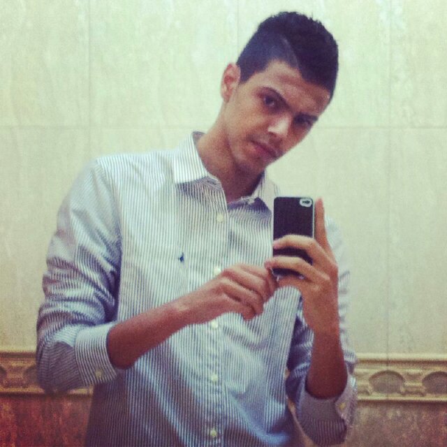 Me ?? a unique man // love me? or hate me? I don't care :) // Law student // Kik: ????? // PIN: ????? // Biggest fan of @Cristiano الخاص ممنوع