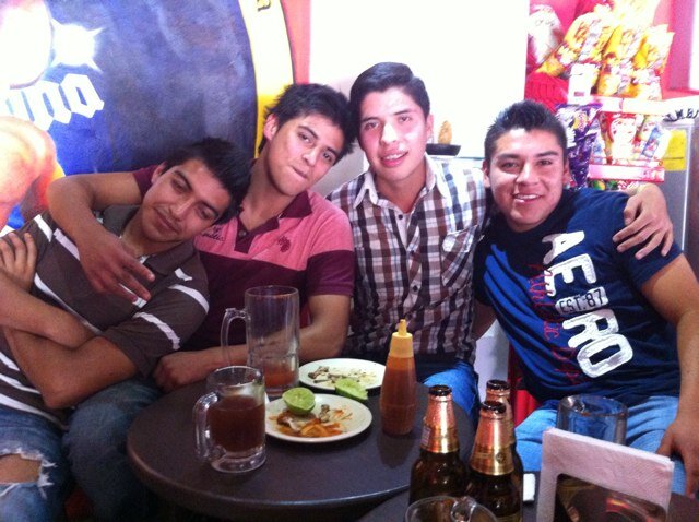 laloBernal13's profile picture. 