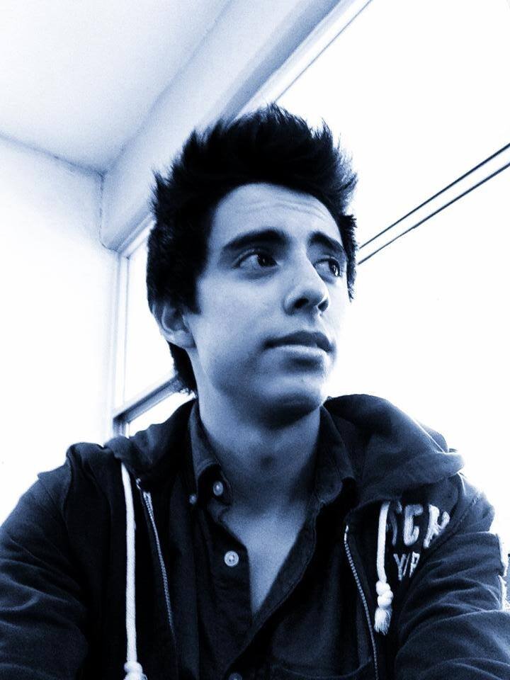 Rockero musico, estudiante de preparatoria ultimo grado