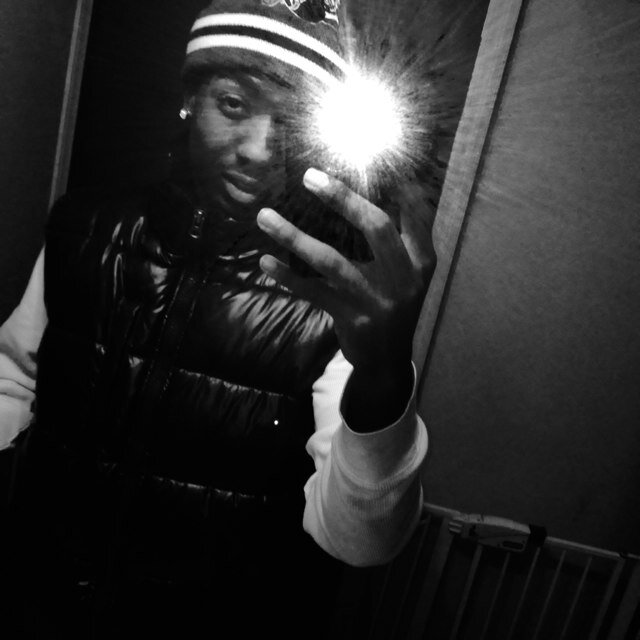 Mannn fuck a bio the names twon I just hoop n hang wid my niggas