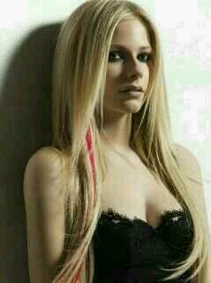 Bestie: @HayleyFake_       Talk to me.. Maybe you could be the one? (: #Single