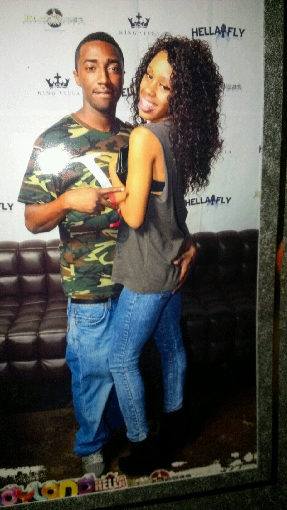 Living life happy no worries no pain im not just doing it for me my baby 2(AZARIA)TRUE.....!!
