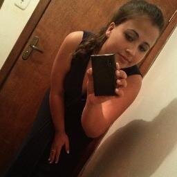 Sou uma pessoa simples ,e muito complicada d entender basta vc ir a junto pra me conhecer /*------*