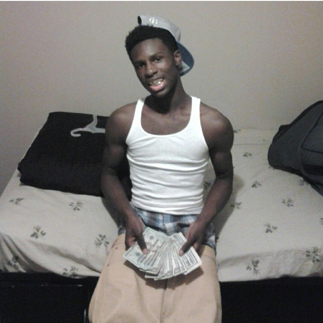 Mr. Hitsquad CEO | Follow Me On iG @luldie_hsk | #Hsk | ShoutOut To Lul Sis @Emmaleeee_  & Lul Bruh @KingStreet2710 | Kik @LulDie |