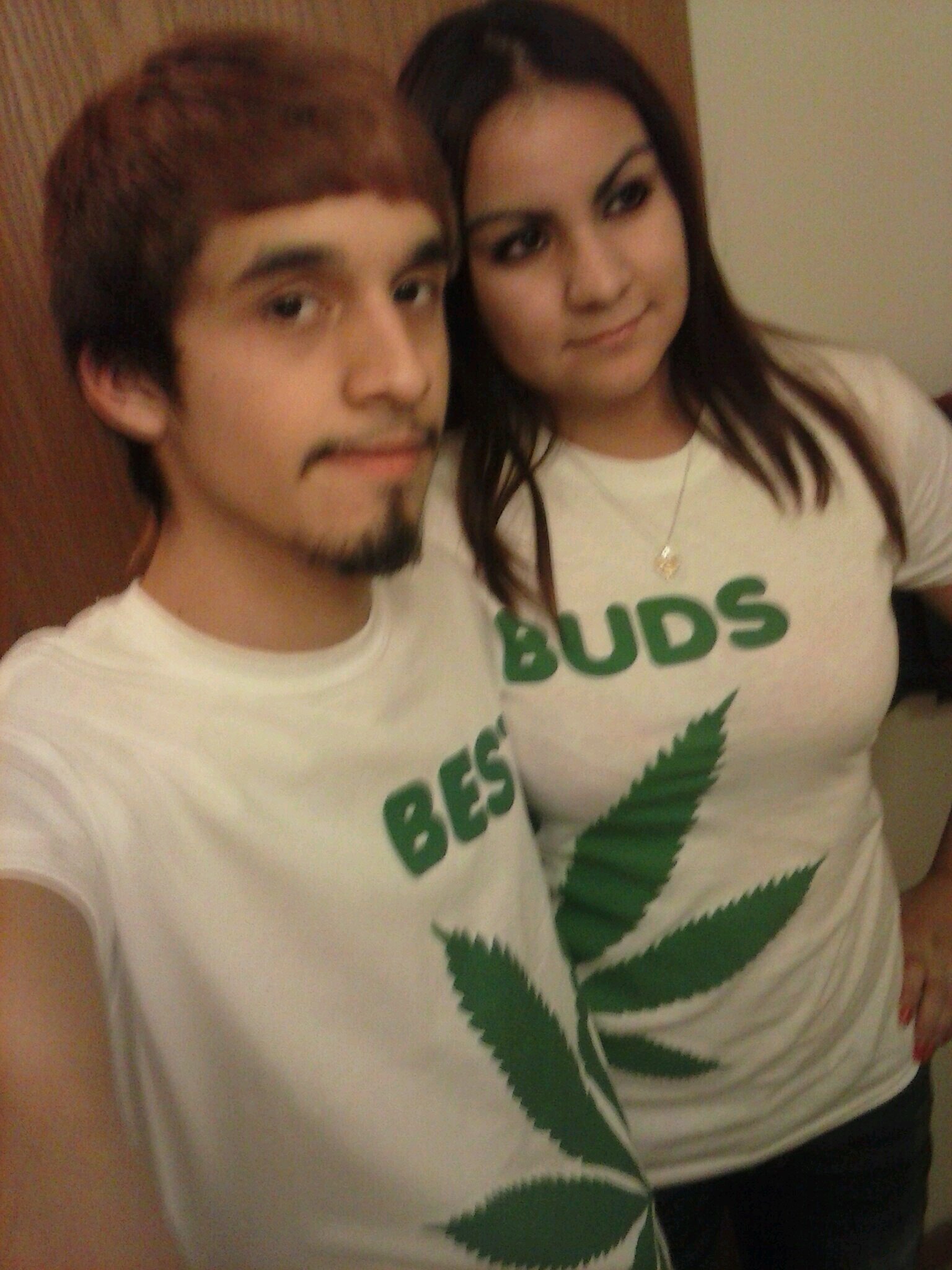 Crush a bit, little bit, roll it up, take a hit
Feelin’ lit feelin’ light, 2 am summer night.