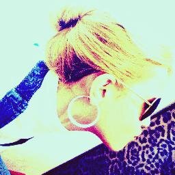 A procura da felicidade ! *
Sou uma menina-mulher super complicada, mas eu sou muito confiante, ou seja, eu sei bem o que eu quero.