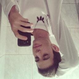 As vezes bobo, irritante. Sorocabano, sou alto e meu signo é o Libra.. descubra o resto do :) whats : 15996617757