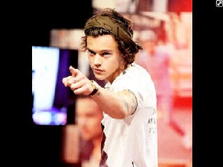 Random tweets-born to be a Directioner-twerker♡_LOVE to sing_ Follow me I follow back :)♥