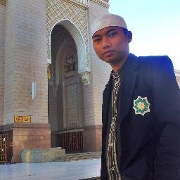 hambaNya Gusti ALLOH| mencoba selalu berbagi kebaikan| #sixperiode #isykarima| Madinah University 2012| #hafidzentrepeneur| #kurir terbang @SRbergerak|