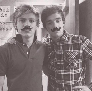 this is a free follow, follow me here @barchelswift x