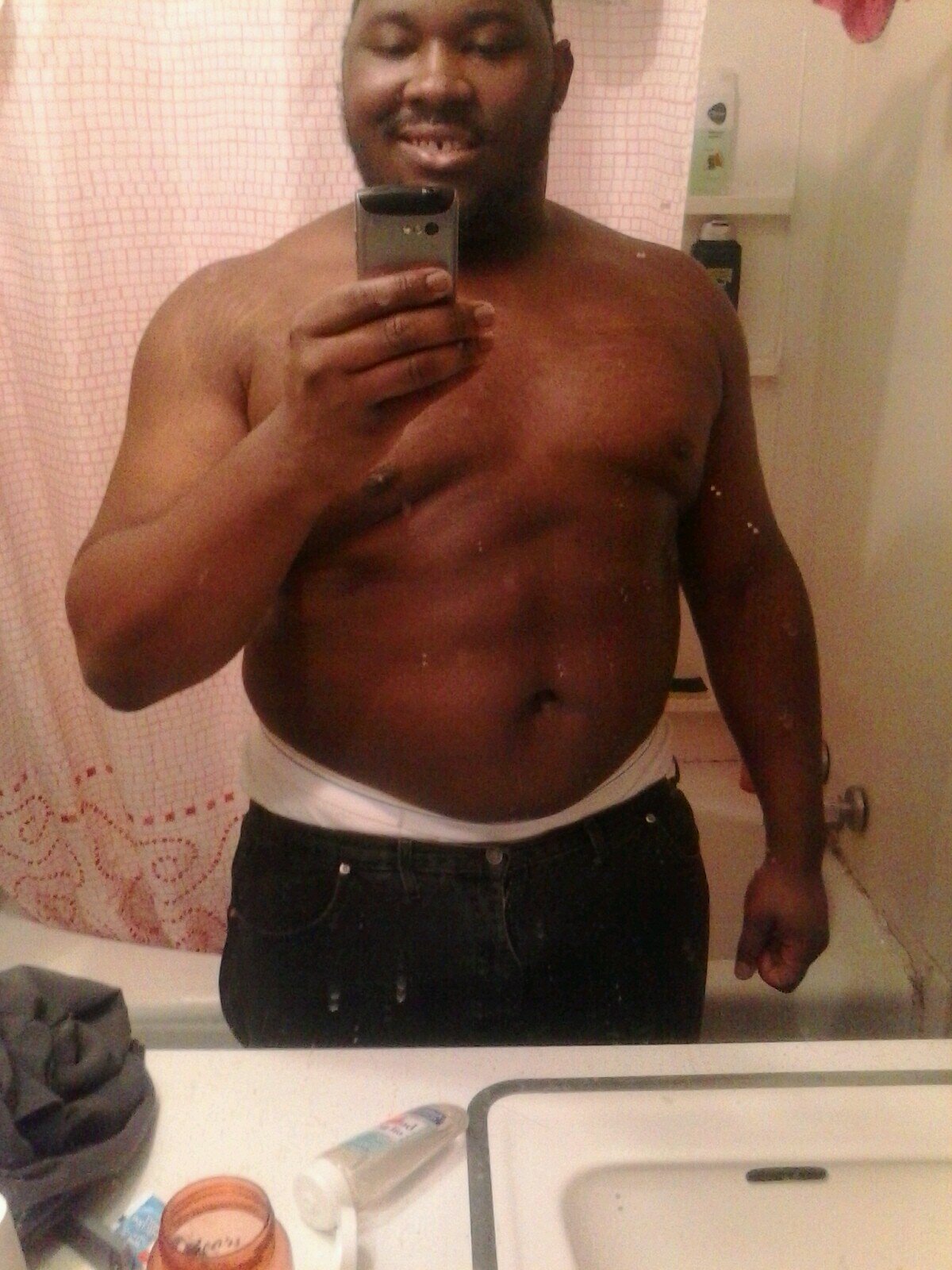 Im terrence  im cool friendly loves videogames and movies and books
